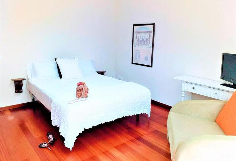 اتاق سه‌نفرۀ استاندارد با سرویس بهداشتی بیرون از اتاق, Collection City   Bed & Breakfast, Alicante Center I Cocina & Amplia Terraza   Jardín