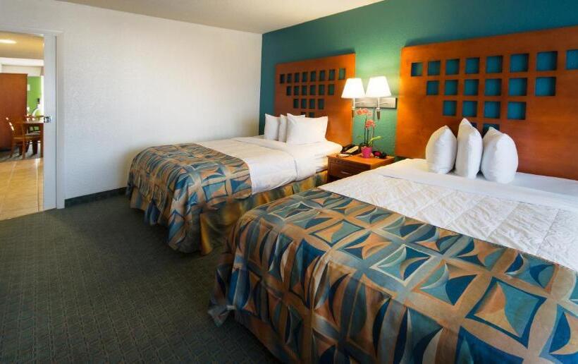 スイート, Ramada By Wyndham Flamingo Water Park