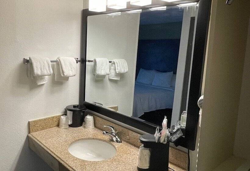 Люкс Кровать Кинг, La Quinta Inn By Wyndham Cincinnati North