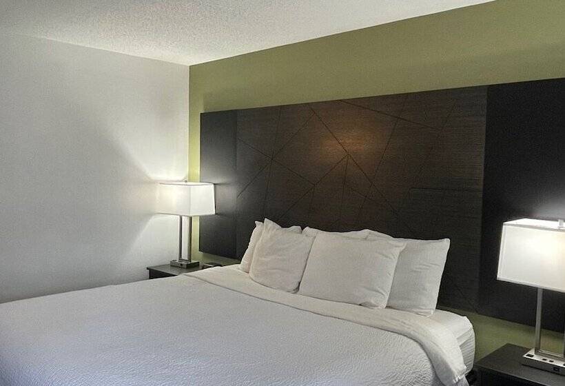 Люкс Кровать Кинг, La Quinta Inn By Wyndham Cincinnati North