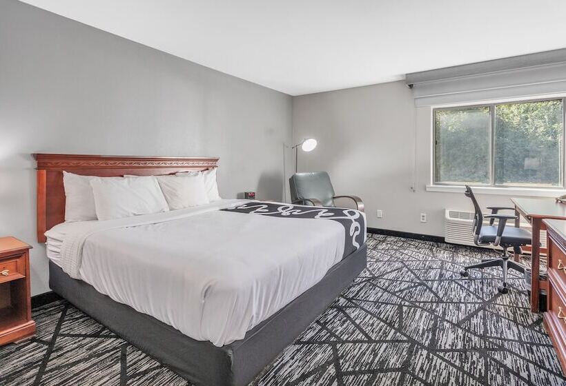 Номер Deluxe, La Quinta Inn By Wyndham Cleveland Independence