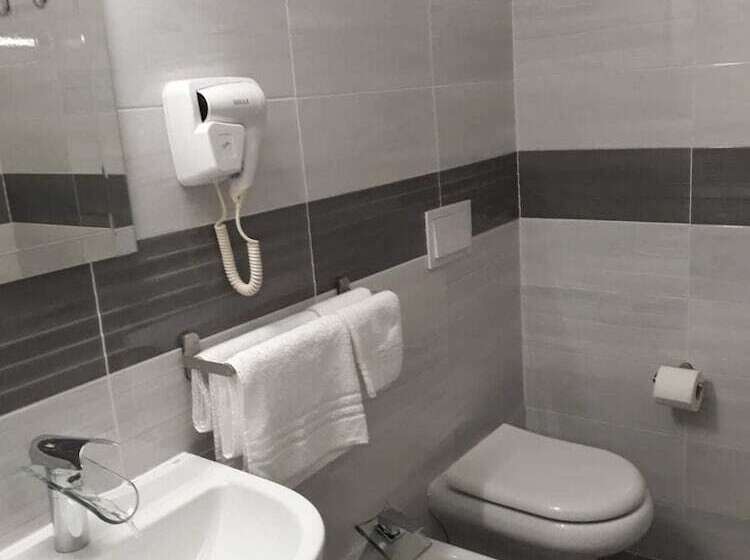 Номер Комфорт, B And B Living