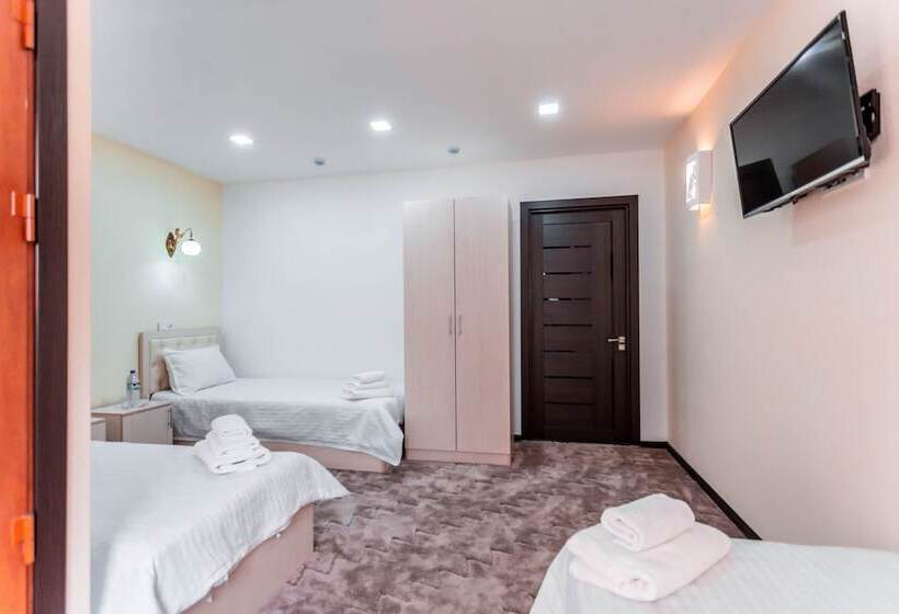 Quarto Triplo Estandar, Suzani Samarkand