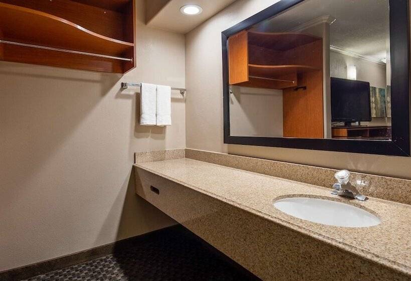 Люкс с гидромассажем, Best Western Oxnard Inn