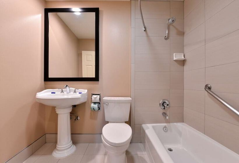 Люкс с гидромассажем, Best Western Oxnard Inn