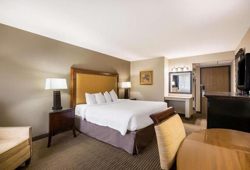Стандартный Номер Кровать Кинг, Revel Hotel Minot   Surestay Collection By Best Western