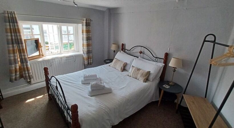 اتاق استاندارد با سرویس بهداشتی مشترک, Winchester Arms