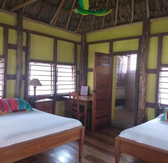 اتاق لوکس با بالکن و چشم‌انداز دریا, Cerros Beach Inn