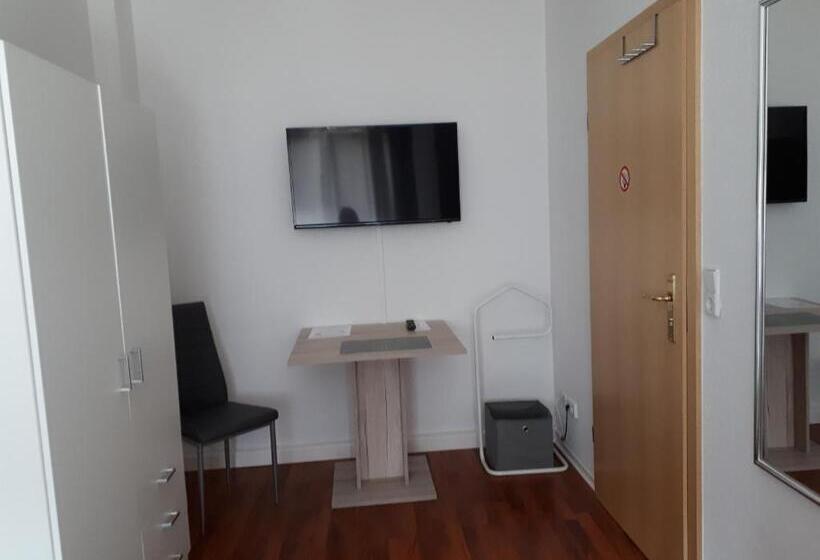 标准单人间共用浴室, City Pension Zwickau