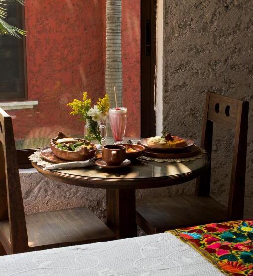بنگله خانوادگی, Camino Mexicano Hotel & Resort