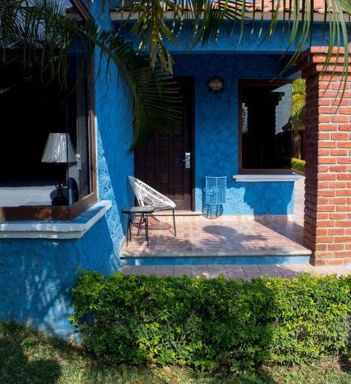 بنگله خانوادگی, Camino Mexicano Hotel & Resort