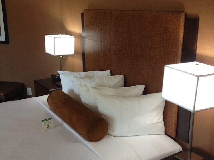 장애인을 위한 스위트, Best Western Plus Suites Hotel Coronado Island