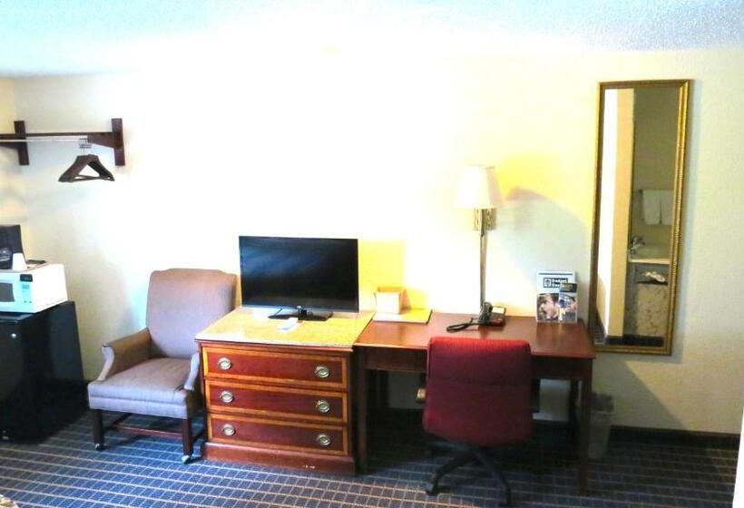 Номер Стандарт 2 Двуспальные Кровати, Budget Host Airport Inn
