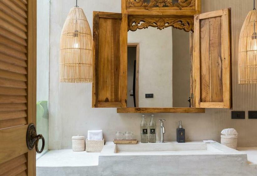 اتاق استاندارد با چشم‌انداز باغ, Karma Resort