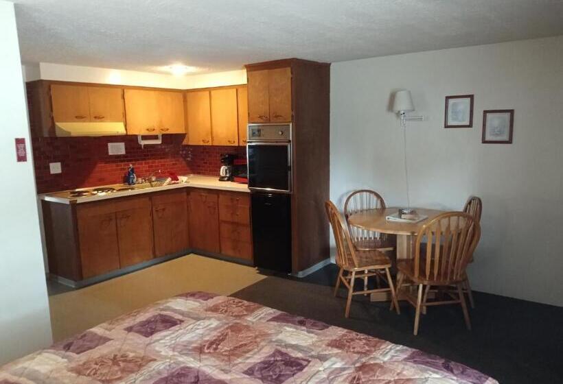 Family Suite, Eight Bar B Motel