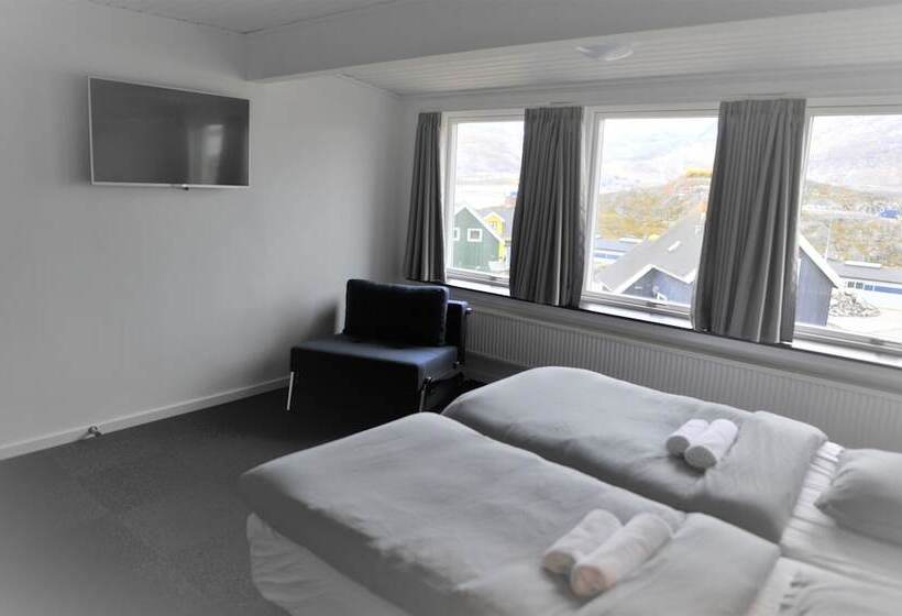 اتاق استاندارد با سرویس بهداشتی مشترک, Nuuk City Hostel