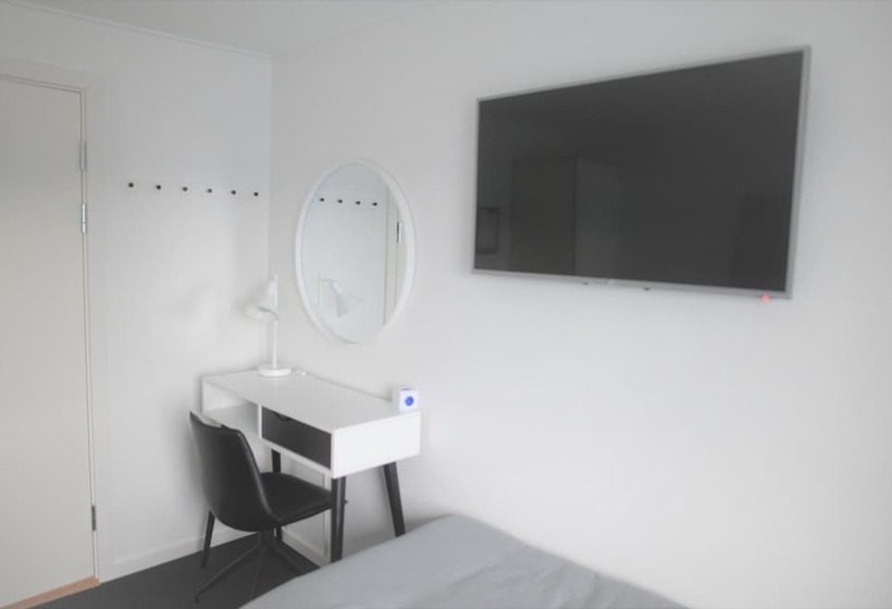 اتاق استاندارد با سرویس بهداشتی مشترک, Nuuk City Hostel