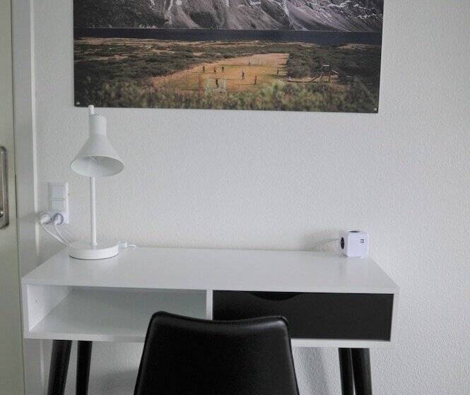 اتاق استاندارد با سرویس بهداشتی مشترک, Nuuk City Hostel