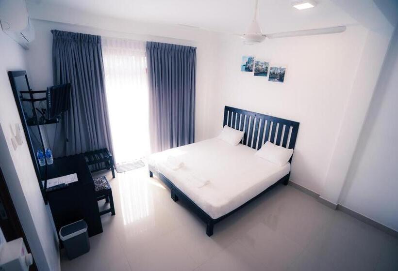 اتاق لوکس با چشم‌انداز باغ, Kozy B&b