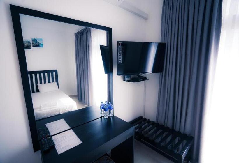 اتاق لوکس با چشم‌انداز باغ, Kozy B&b