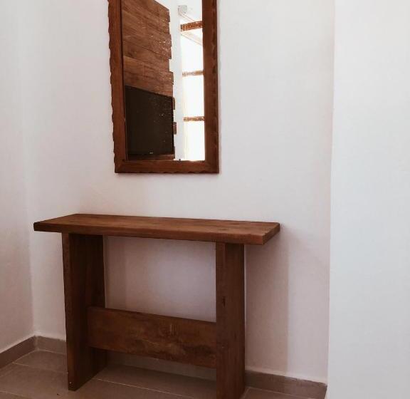 اتاق استاندارد سه نفره, Old Town Hotel Dhermi