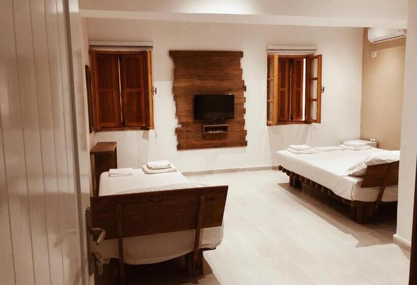 اتاق استاندارد سه نفره, Old Town Hotel Dhermi