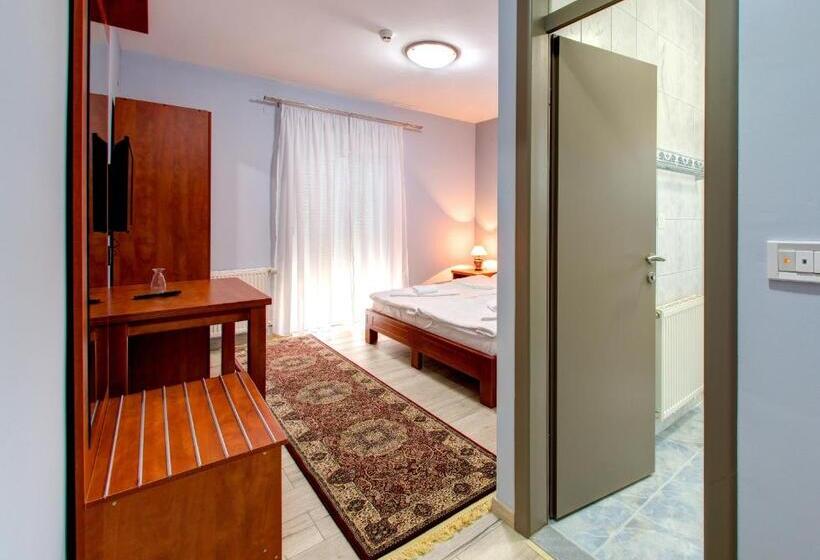 اتاق لوکس, Motel Montanaro