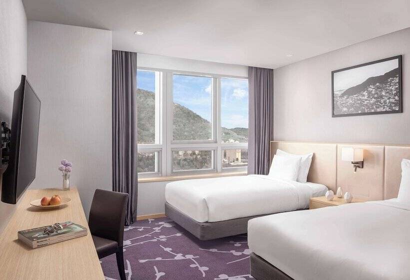 Номер Deluxe Вид на Горы, Avani Central Busan