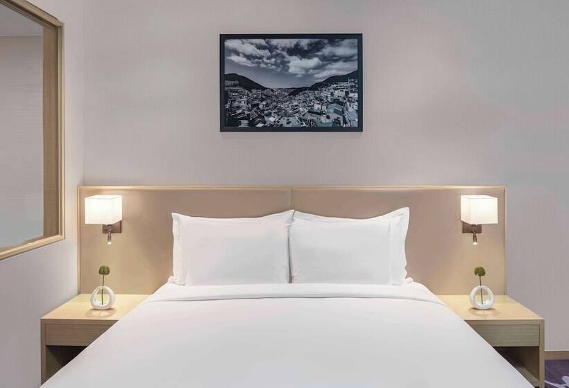 Номер Deluxe Вид на Город, Avani Central Busan
