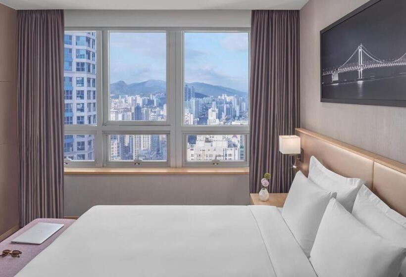 Люкс, Avani Central Busan