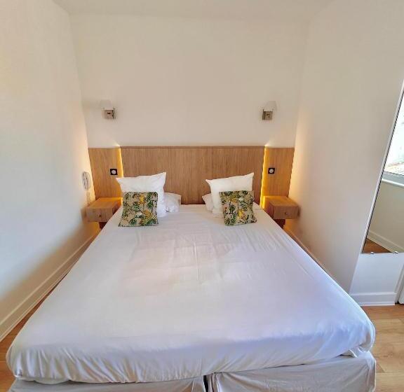 Номер Комфорт, Hôtel Les Deux Coteaux