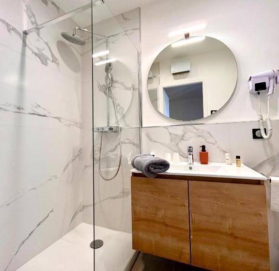 Номер Комфорт, Hôtel Les Deux Coteaux