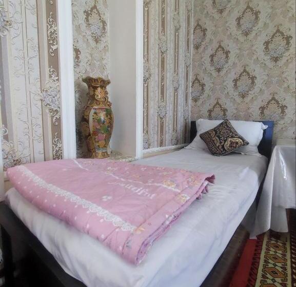 اتاق استاندارد یک نفره, Madina Mehribon Welcome To Bukhara