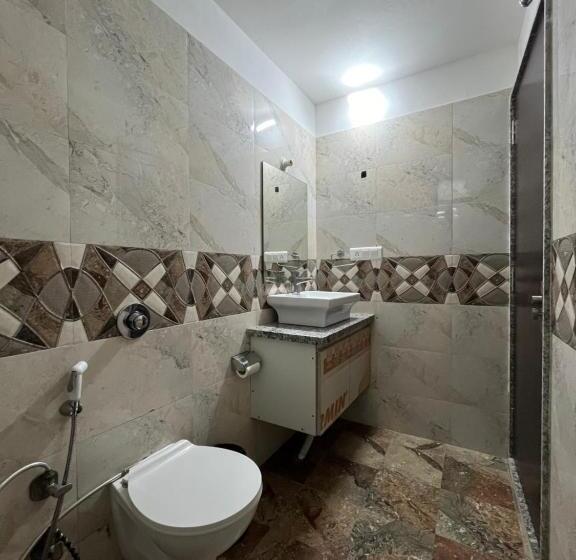 Family Suite, Shri Radha Nikunj   Opposite Prem Mandir