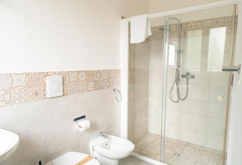 Номер Стандарт, Arome B&b