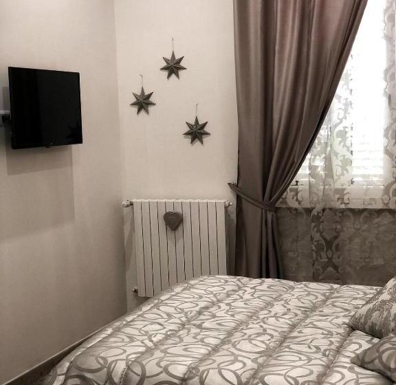 اتاق راحتی سه تخته, Aleandre