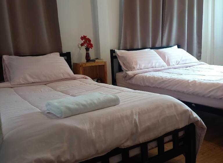Quarto Triplo Deluxe, Happy Hostel