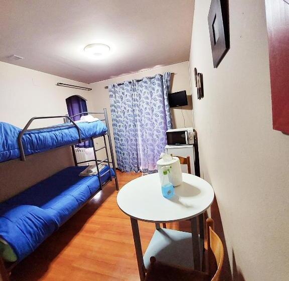 Номер Стандарт Трехместный, Apartahotel Portal De Leon
