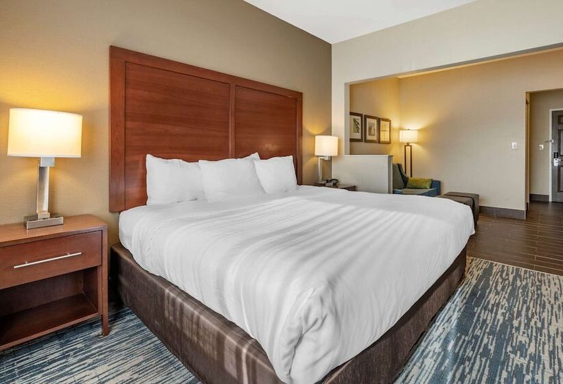 سوییت, Comfort Suites Keeneland
