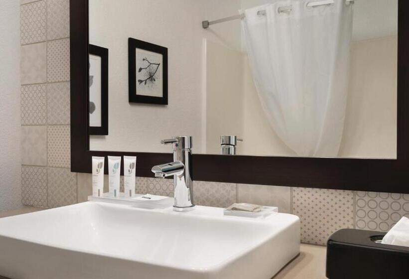 Люкс с гидромассажем, Country Inn & Suites By Radisson, Detroit Lakes, Mn