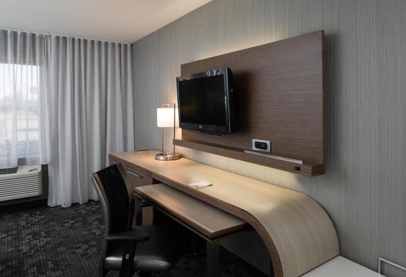 스탠다드 룸 킹사이즈 침대, Courtyard By Marriott Vacaville