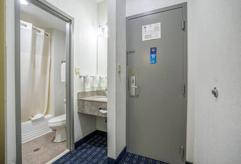 Номер Стандарт 2 Двуспальные Кровати, Days Inn & Suites By Wyndham Webster Nasaclearlakehouston
