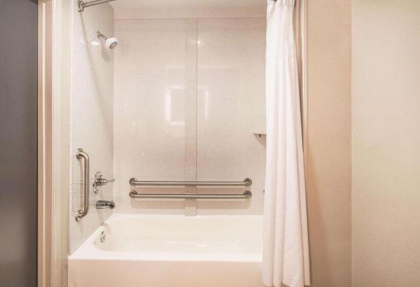 סוויטה מותאמת לאדם עם מוגבלויות, La Quinta By Wyndham Chattanooga Hamilton Place