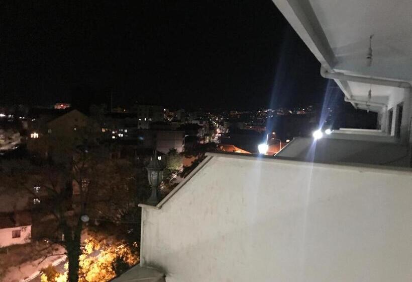 اتاق استاندارد با چشم‌انداز دریاچه, Belvedere