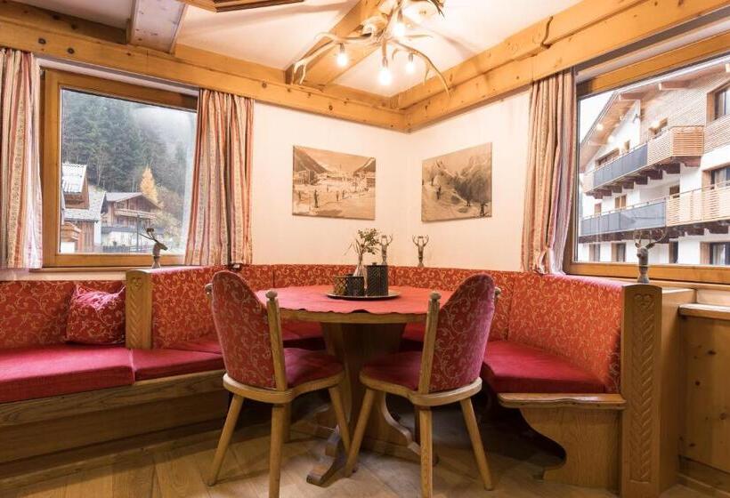 Дом 4 Спальни, Aparthotel Herzblick Gmbh