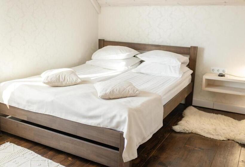 اتاق استاندارد با بالکن, Guest House