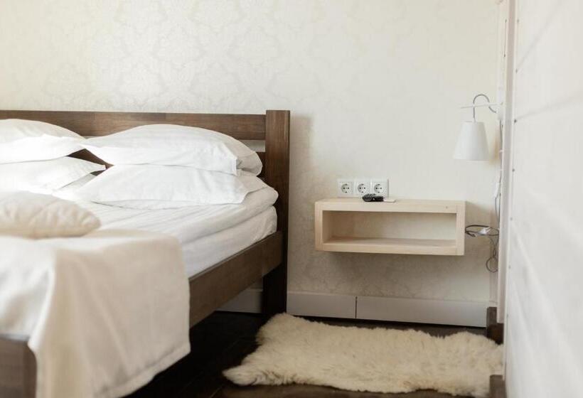 اتاق استاندارد با بالکن, Guest House