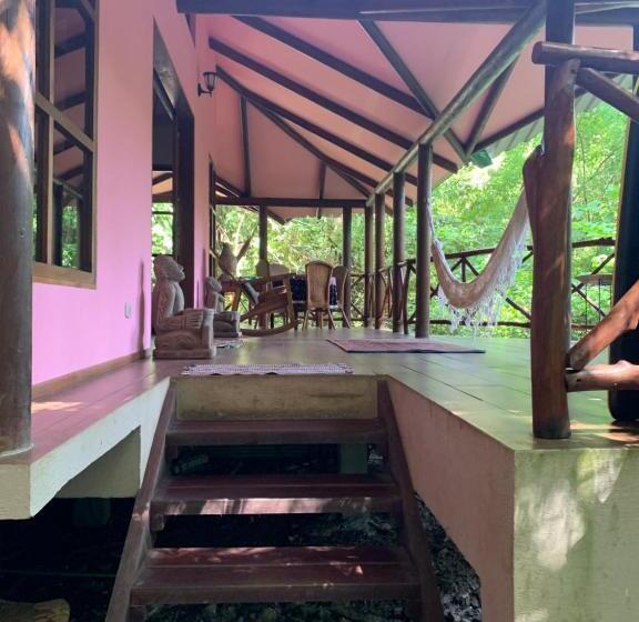 خانه 2 خوابه, Brigitte S Ranch