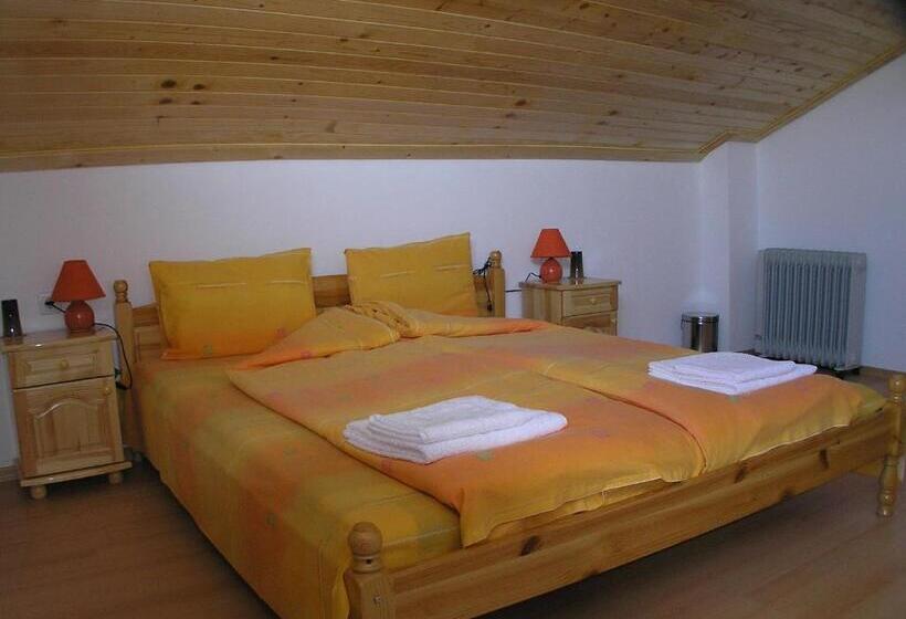 Номер Стандарт, Karadzhovy Guest House