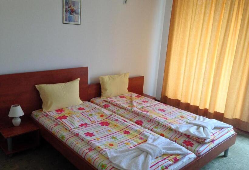 חדר סטנדרט עם מרפסת, Lilia Guest House